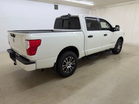 Used 2024 Nissan Titan SV w/ SV Convenience Package AWD/4WD image 5