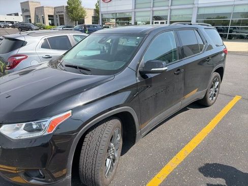 Used 2021 Chevrolet Traverse RS AWD/4WD image 2