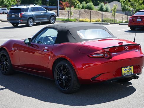 New 2026 MAZDA MX-5 Miata Club w/ Interior Package RWD image 7