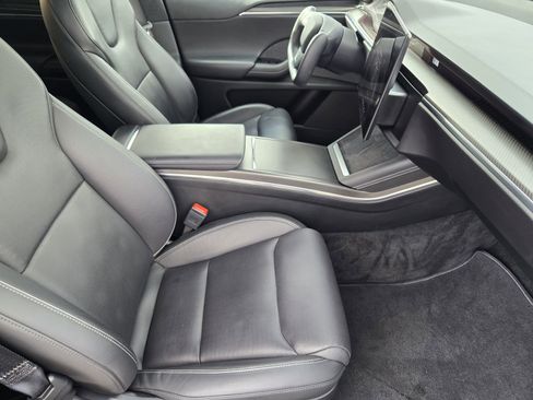 Used 2023 Tesla Model X Plaid image 13