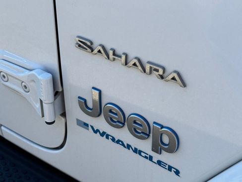 Used 2023 Jeep Wrangler Unlimited Sahara image 20