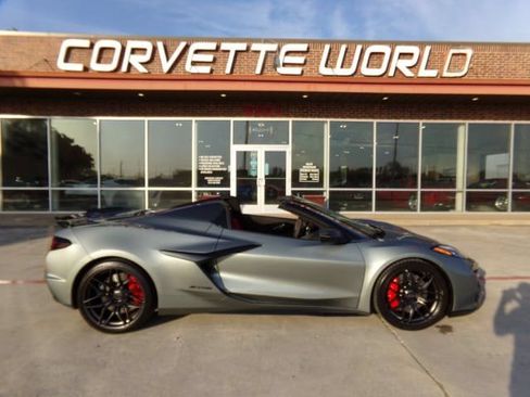 Used 2024 Chevrolet Corvette Z06 RWD image 4