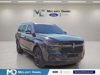 New 2025 Lincoln Navigator Reserve w/ Jet Appearance Package