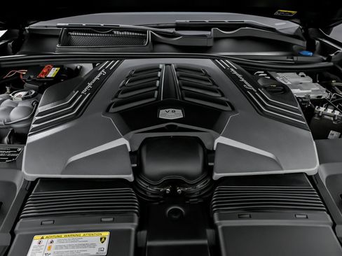 Used 2020 Lamborghini Urus image 17
