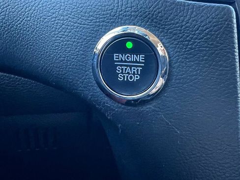 Used 2017 Ford Edge SEL w/ Equipment Group 201A image 19