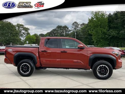 Used 2025 Toyota Tacoma TRD Off-Road AWD/4WD image 8