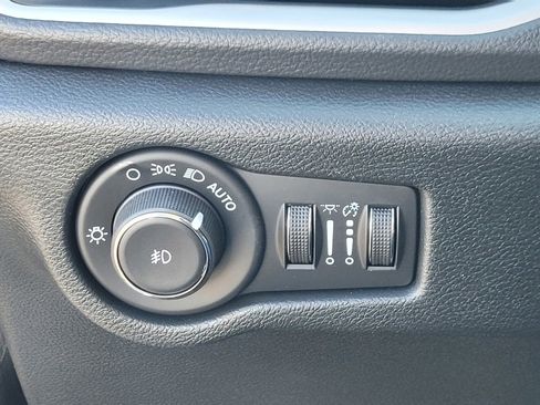 New 2026 Chrysler Pacifica Select image 26