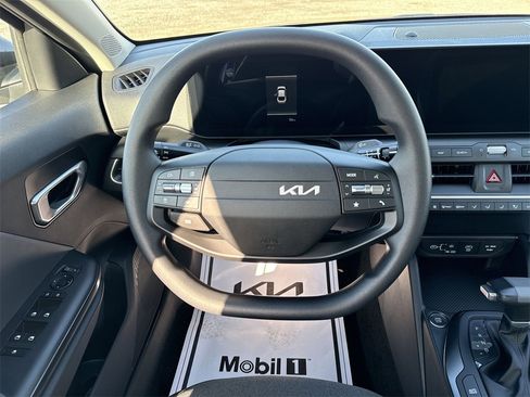 New 2025 Kia K4 LXS image 11