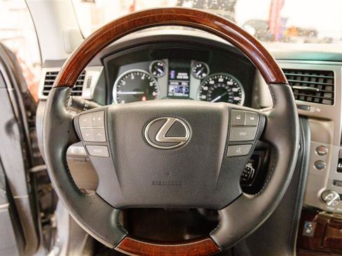Used 2015 Lexus LX 570 4WD w/ Luxury Package image 17