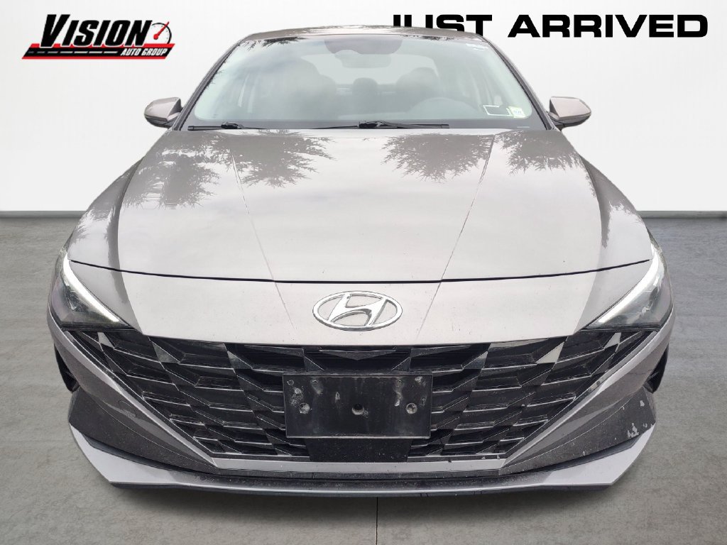 Used 2023 Hyundai Elantra Limited w/ Cargo Package FWD image 8