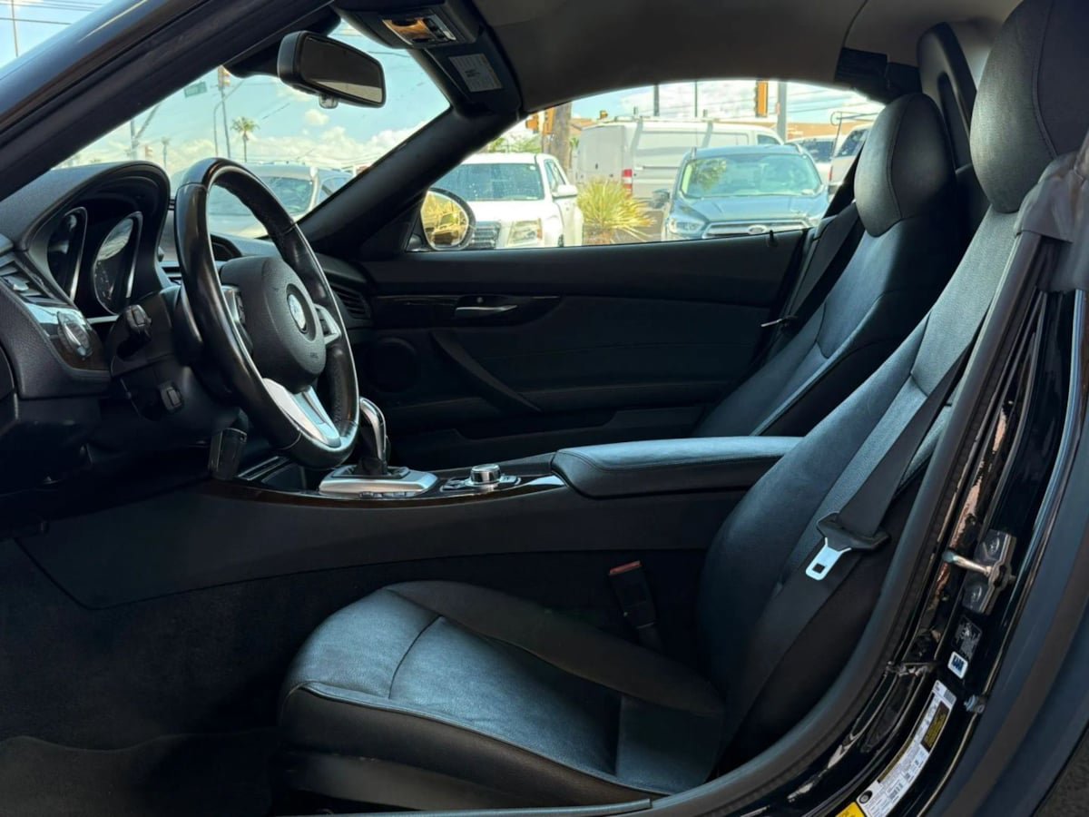 Used 2012 BMW Z4 sDrive35i RWD image 49