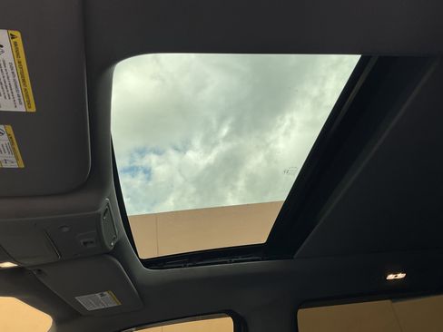 Used 2015 Ford F150 Lariat w/ Max Trailer Tow Package image 34