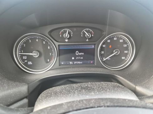 Used 2023 Buick Enclave Essence image 17