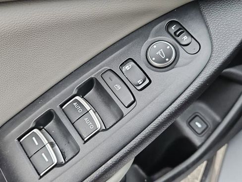 Used 2019 Honda Accord EX image 32