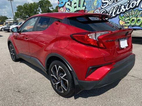 Used 2021 Toyota C-HR XLE image 4