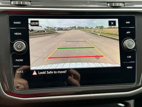 Used 2024 Volkswagen Tiguan SEL R-Line image 13