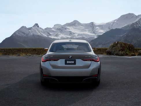 New 2026 BMW i4 eDrive40 image 32