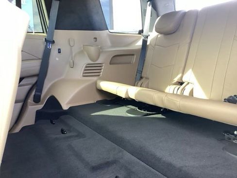 Used 2018 Cadillac Escalade Platinum AWD/4WD image 16