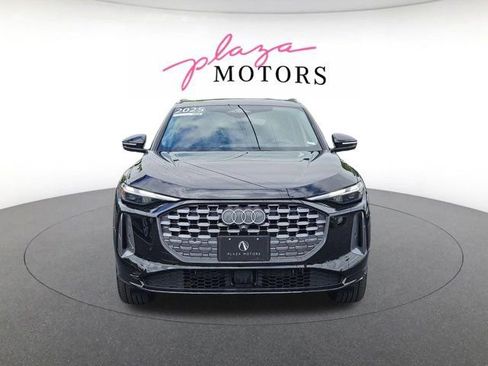 Used 2025 Audi Q5 Premium w/ Convenience Package AWD/4WD image 2