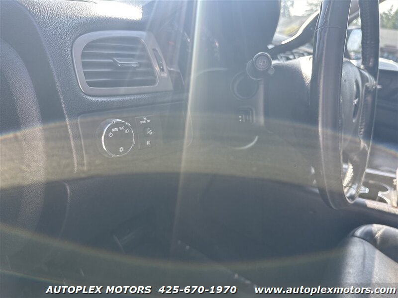Used 2011 GMC Yukon Denali AWD/4WD image 20