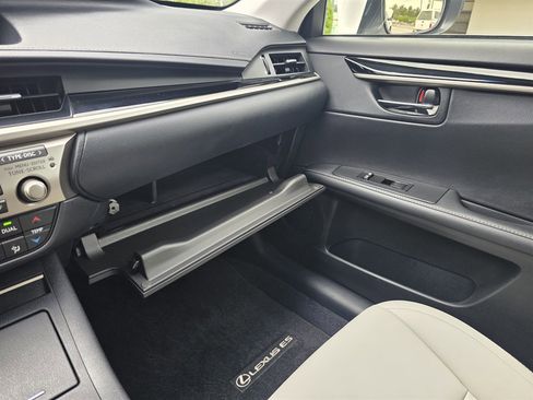 Used 2013 Lexus ES 350 FWD image 30