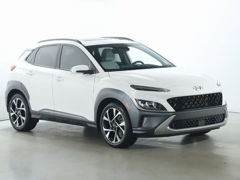 Used 2022 Hyundai Kona Limited w/ Cargo Package image 9
