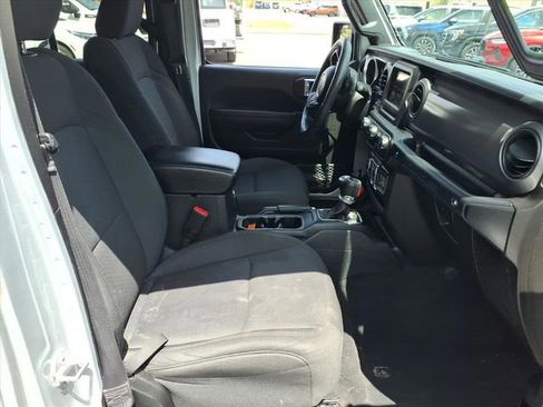 Used 2022 Jeep Wrangler Unlimited Sport AWD/4WD image 16