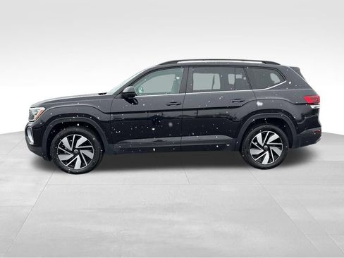 Used 2025 Volkswagen Atlas SE image 4