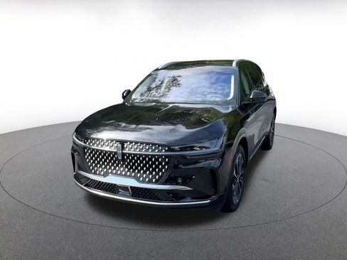 Used 2024 Lincoln Nautilus Reserve image 8