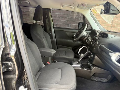 Used 2021 Jeep Renegade Latitude AWD/4WD image 24