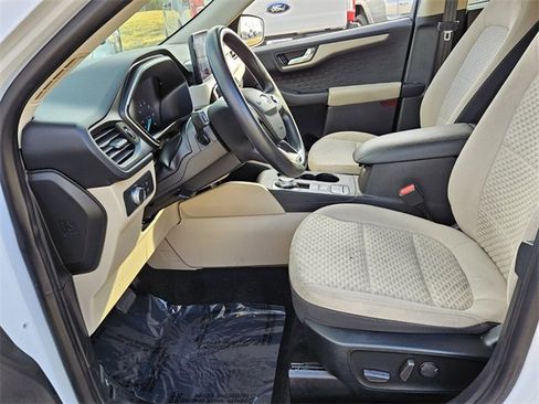 Used 2020 Ford Escape SE image 5