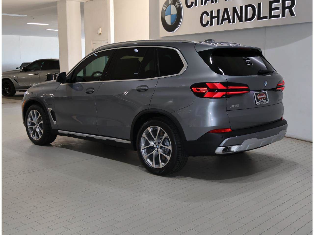 Used 2026 BMW X5 xDrive50e w/ Premium Package AWD/4WD image 6