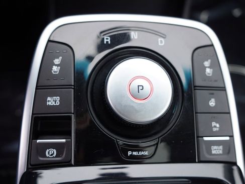 Certified 2022 Kia Niro EX Premium w/ Cold Weather Package image 28