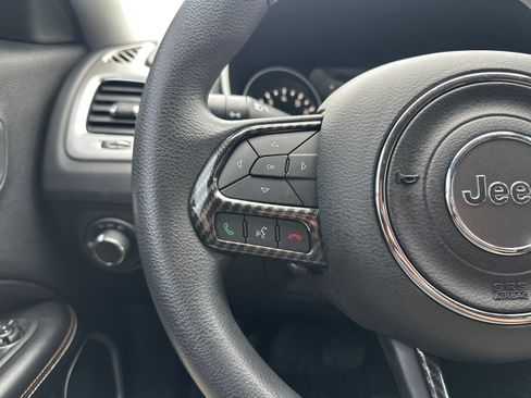 Used 2018 Jeep Compass Sport AWD/4WD image 31