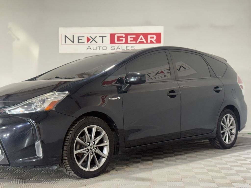 Used 2015 Toyota Prius V Five FWD image 5