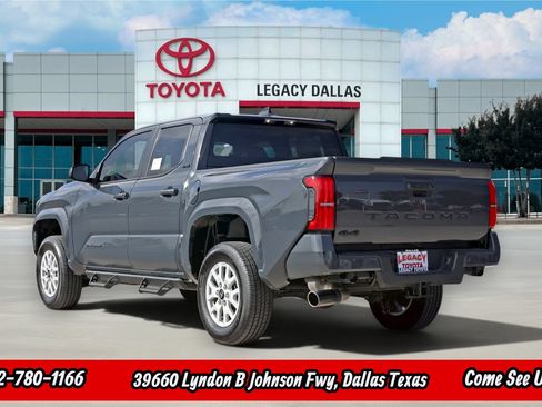 Used 2025 Toyota Tacoma SR5 AWD/4WD image 7