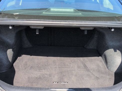 Used 2025 Nissan Altima 2.5 SV FWD image 27