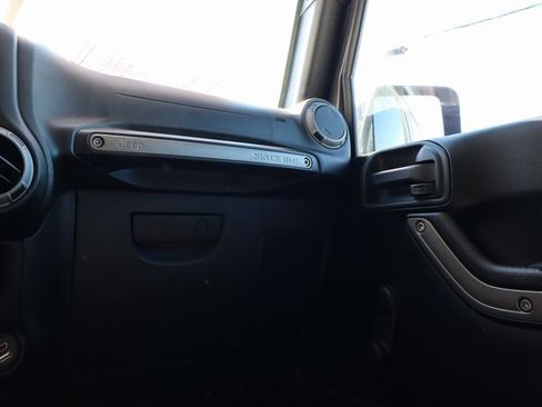 Used 2016 Jeep Wrangler Sport image 34