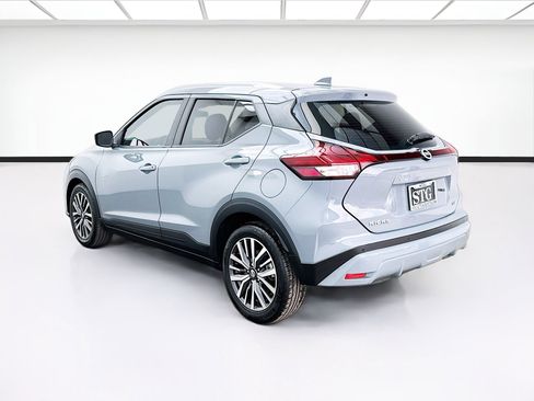 Used 2021 Nissan Kicks SV FWD image 6