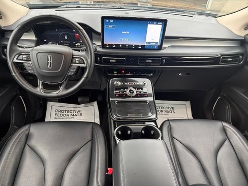 Used 2023 Lincoln Nautilus FWD w/ Premium Package image 10