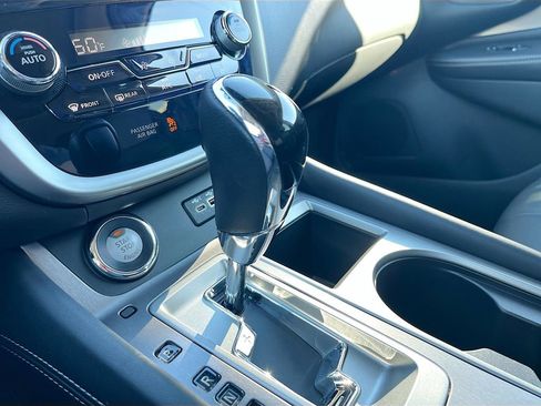 Used 2024 Nissan Murano SL FWD image 17