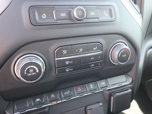 Used 2022 Chevrolet Silverado 1500 Custom image 22