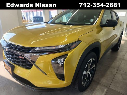 Used 2024 Chevrolet Trax RS w/ Driver Confidence Package image 5