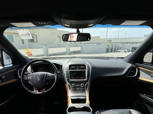 Used 2016 Lincoln MKX Select image 29