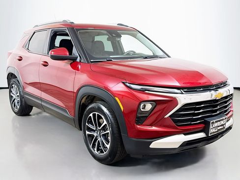 Certified 2025 Chevrolet TrailBlazer LT FWD image 3