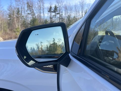 Used 2022 GMC Yukon AT4 AWD/4WD image 10