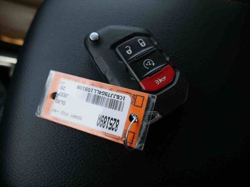 Certified 2020 Jeep Gladiator Rubicon image 37