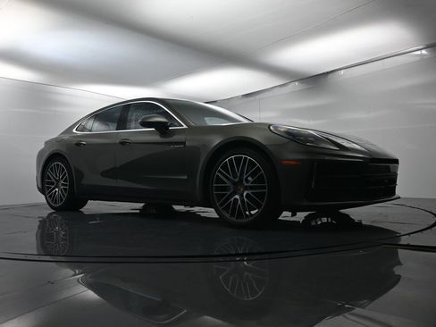 Used 2025 Porsche Panamera 4S image 53