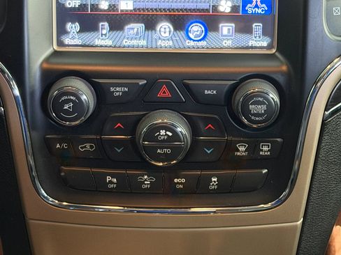 Used 2014 Jeep Grand Cherokee Limited w/ Luxury Group II AWD/4WD image 39