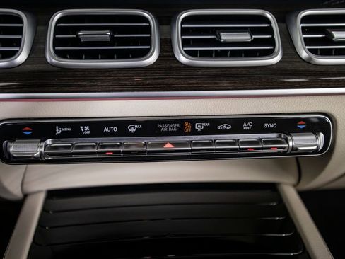 Used 2026 Mercedes-Benz GLS 450 4MATIC image 35